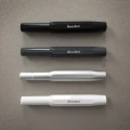 Kaweco_Skyline_AL_Sport_Black_to_white_Single_Flatlay.jpg
